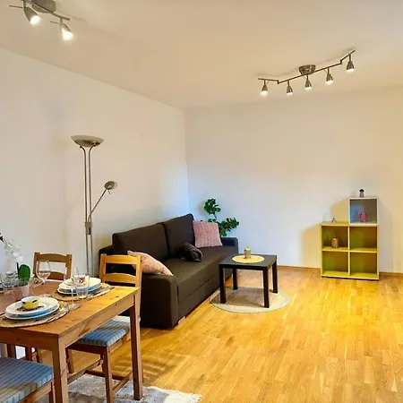 Happy Home Near Airport With Free Parking Schwechat Exterior photo
